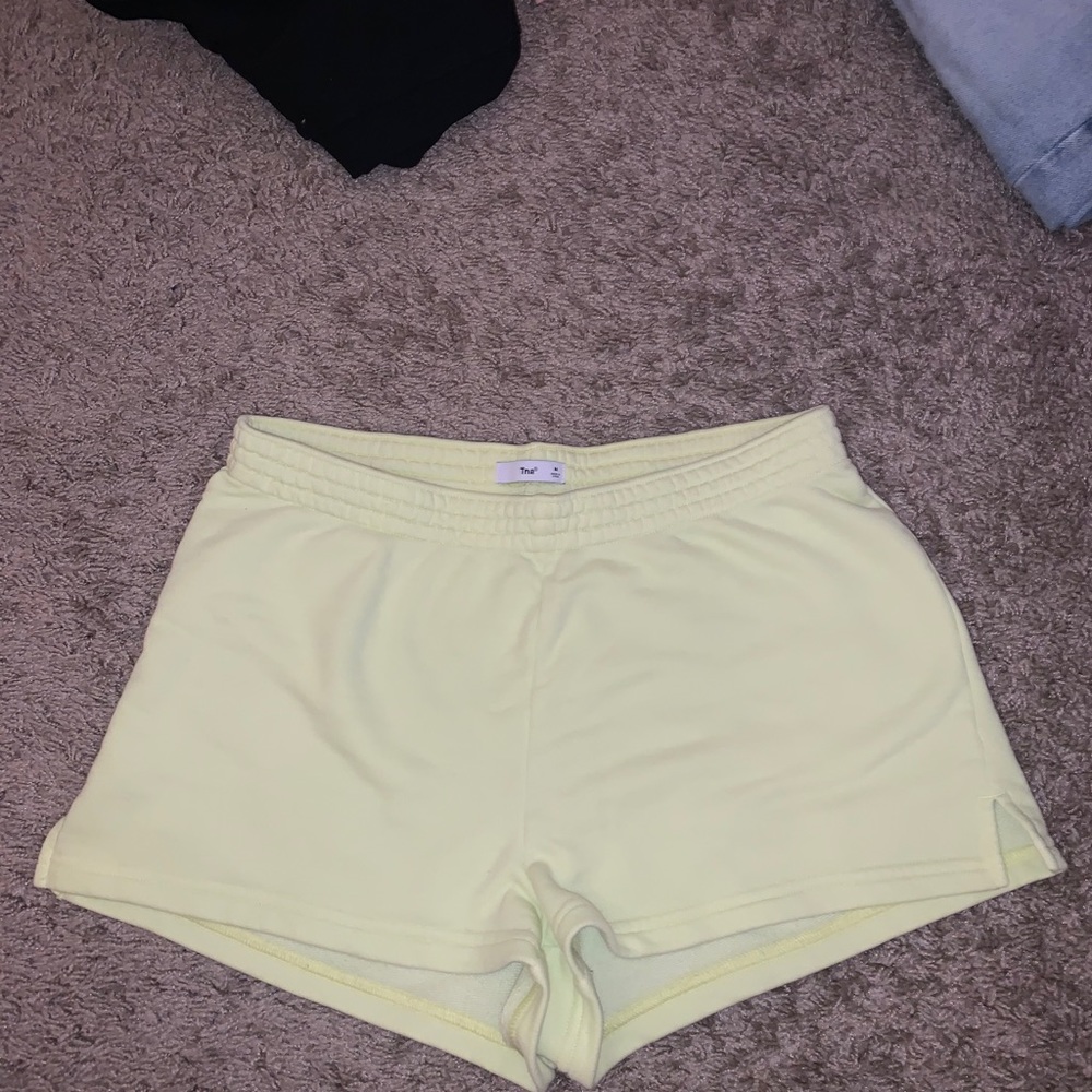 ARITZIA SHORTS - Picture 2 of 3